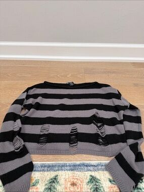 Social Collision Striped Distressed Crop Sweater - Black & Gray